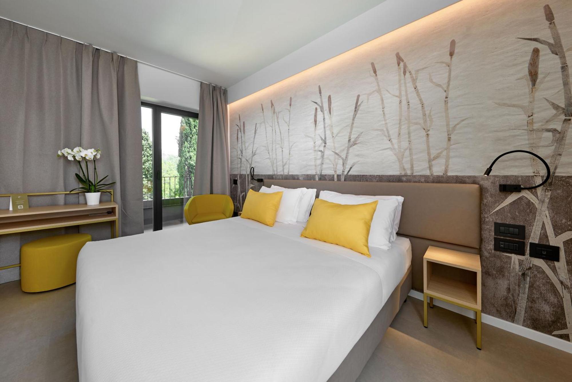 Hotel Royal Village Лимоне сул Гарда Екстериор снимка